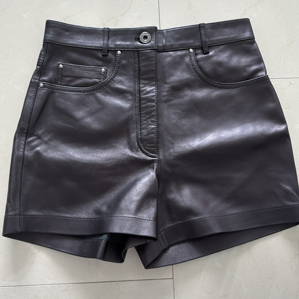 Authentic Ferragamo High Waist Leather Shorts Sz 36